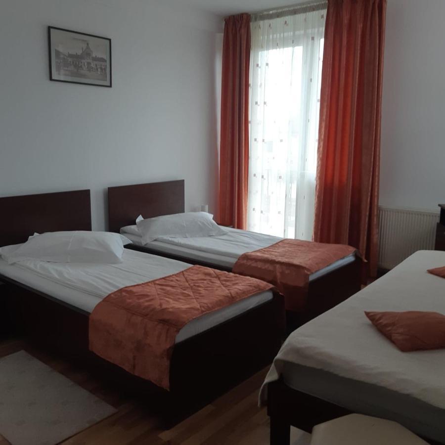 Pensiunea Octogon Piatra Neamţ Exteriér fotografie