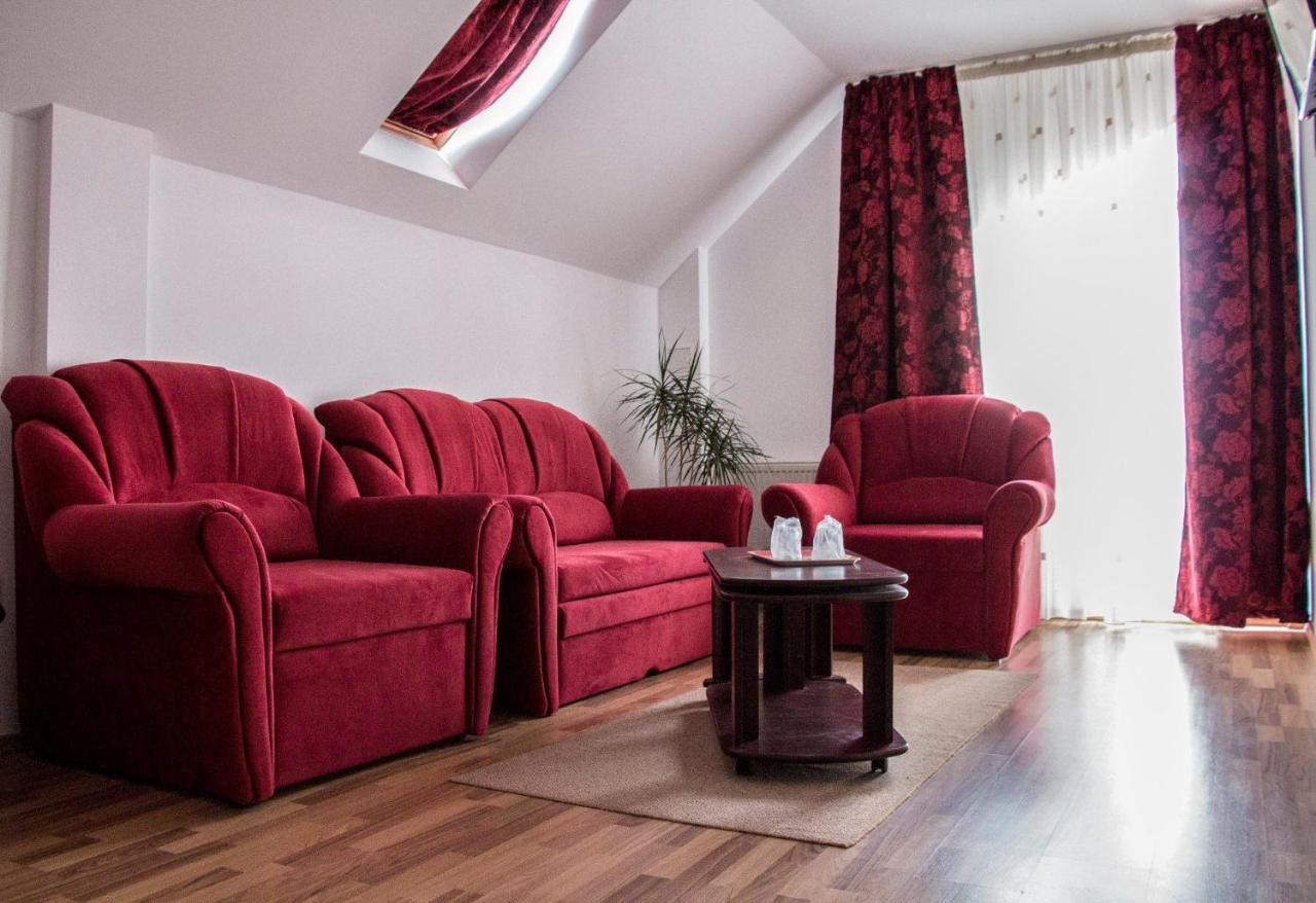 Pensiunea Octogon Piatra Neamţ Exteriér fotografie
